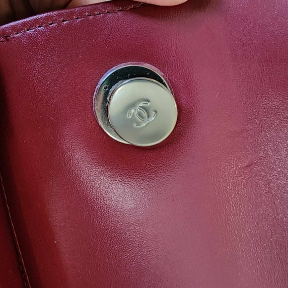 Chanel Burgundy Quilted Leather Bag. Standard Size - Picture 6 of 12